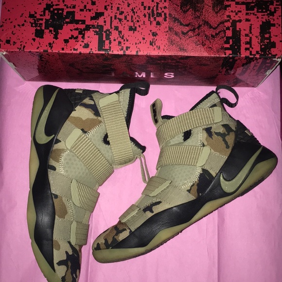 Nike Other - NIKE Lebron James solider XI like NEW unisex